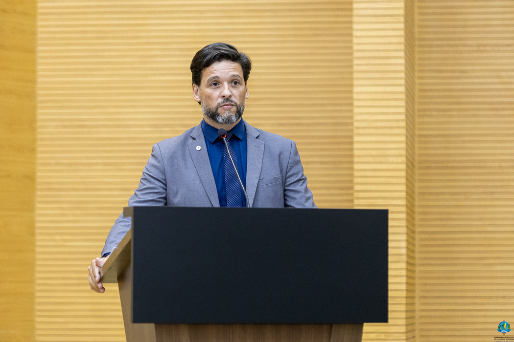 DIREITOS ASSEGURADOS: Delegado Camargo garante lei em defesa das famílias do Soldado da Borracha