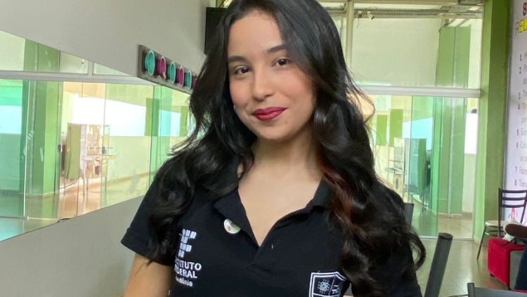 INGLATERRA: Aluna do Ifro aprovada em Cambridge faz vaquinha para custear despesas do curso