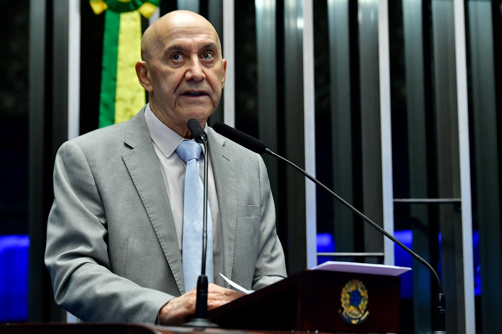 CONFÚCIO MOURA: Senador defende aprovação de leis que regulamentem o mercado de carbono