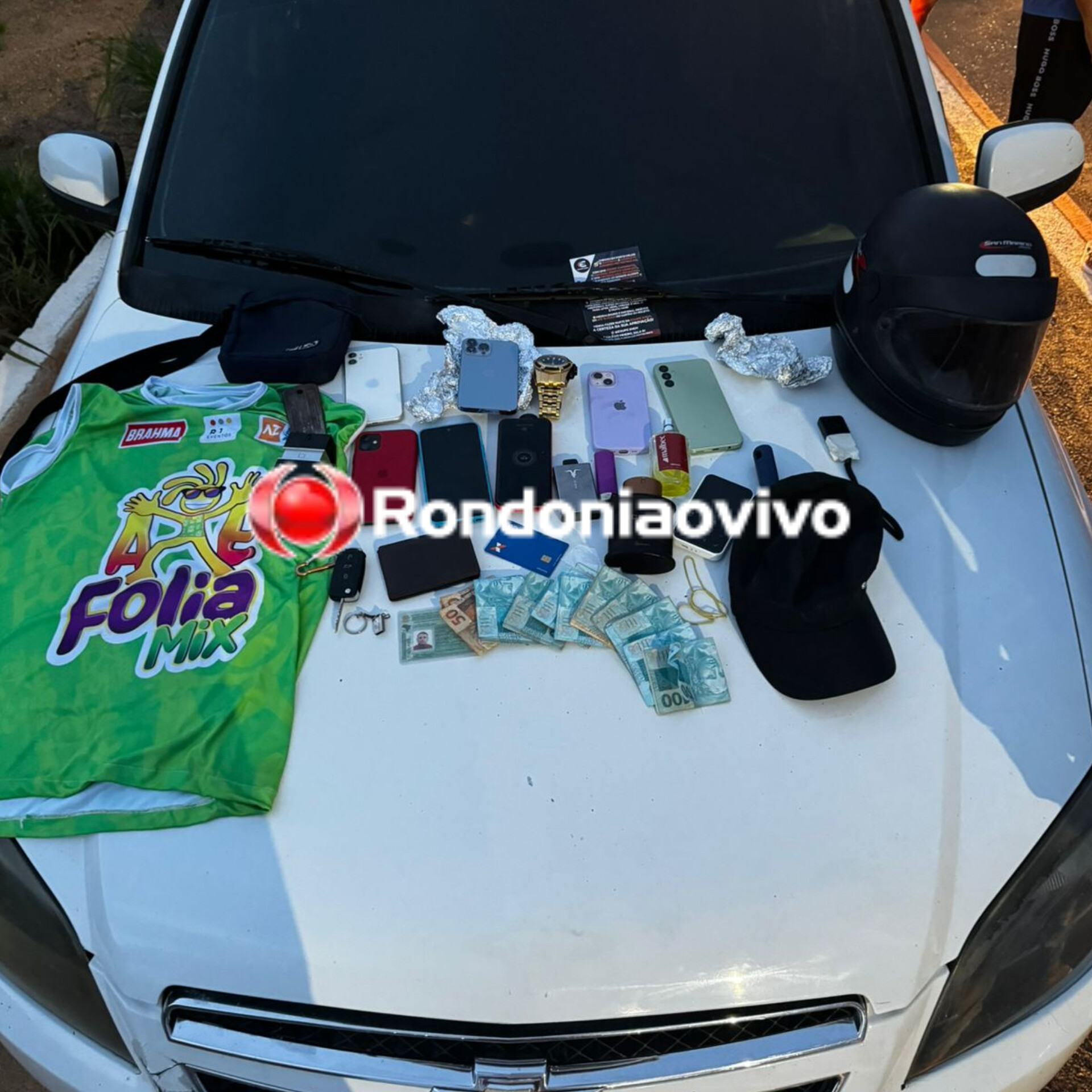 ESPAÇO ALTERNATIVO:  Acusados de onda de furtos são presos por policiais civis do 1° DP