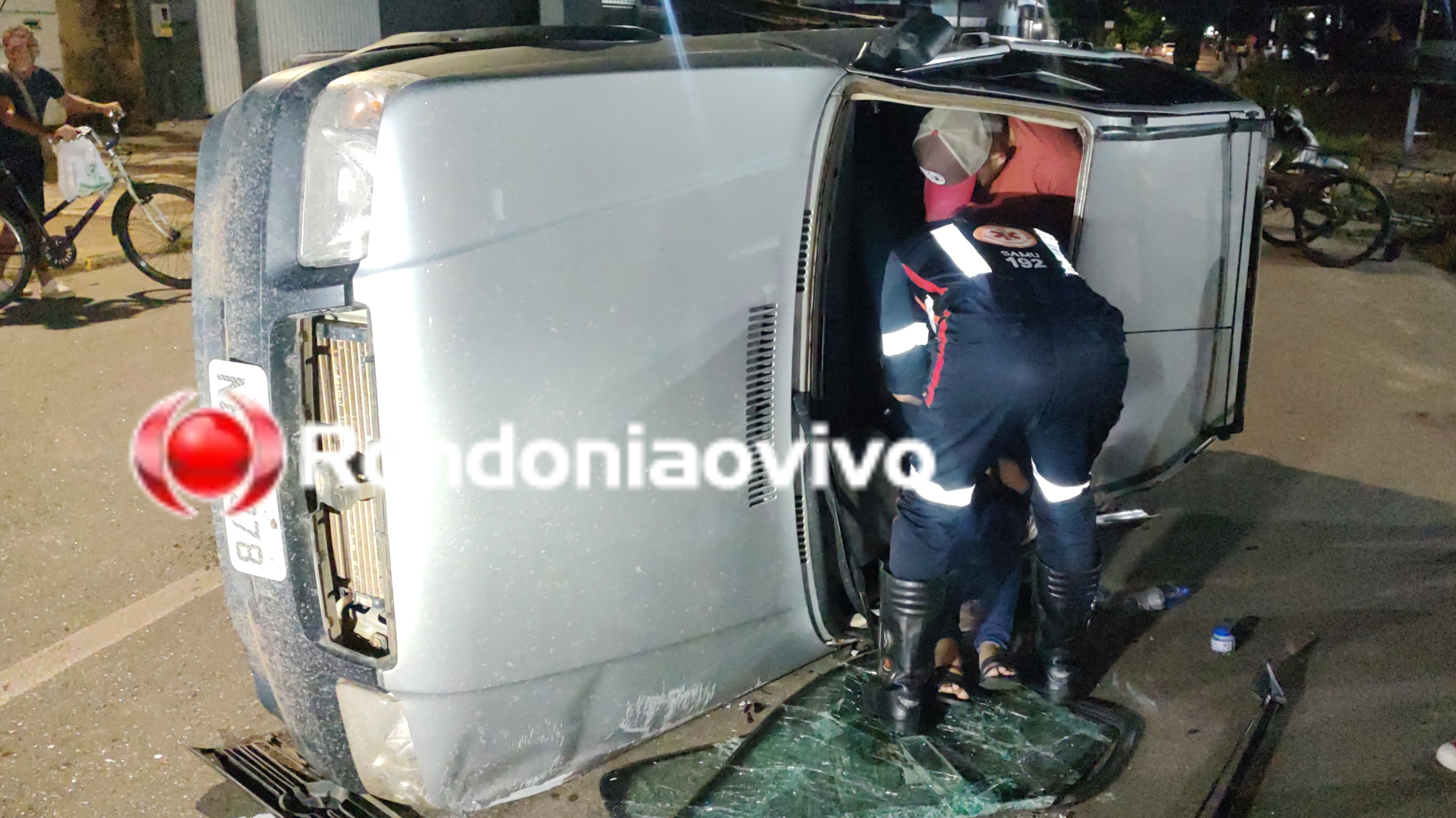 VÍDEO: Acadêmica fica presa nas ferragens após grave acidente com capotamento 