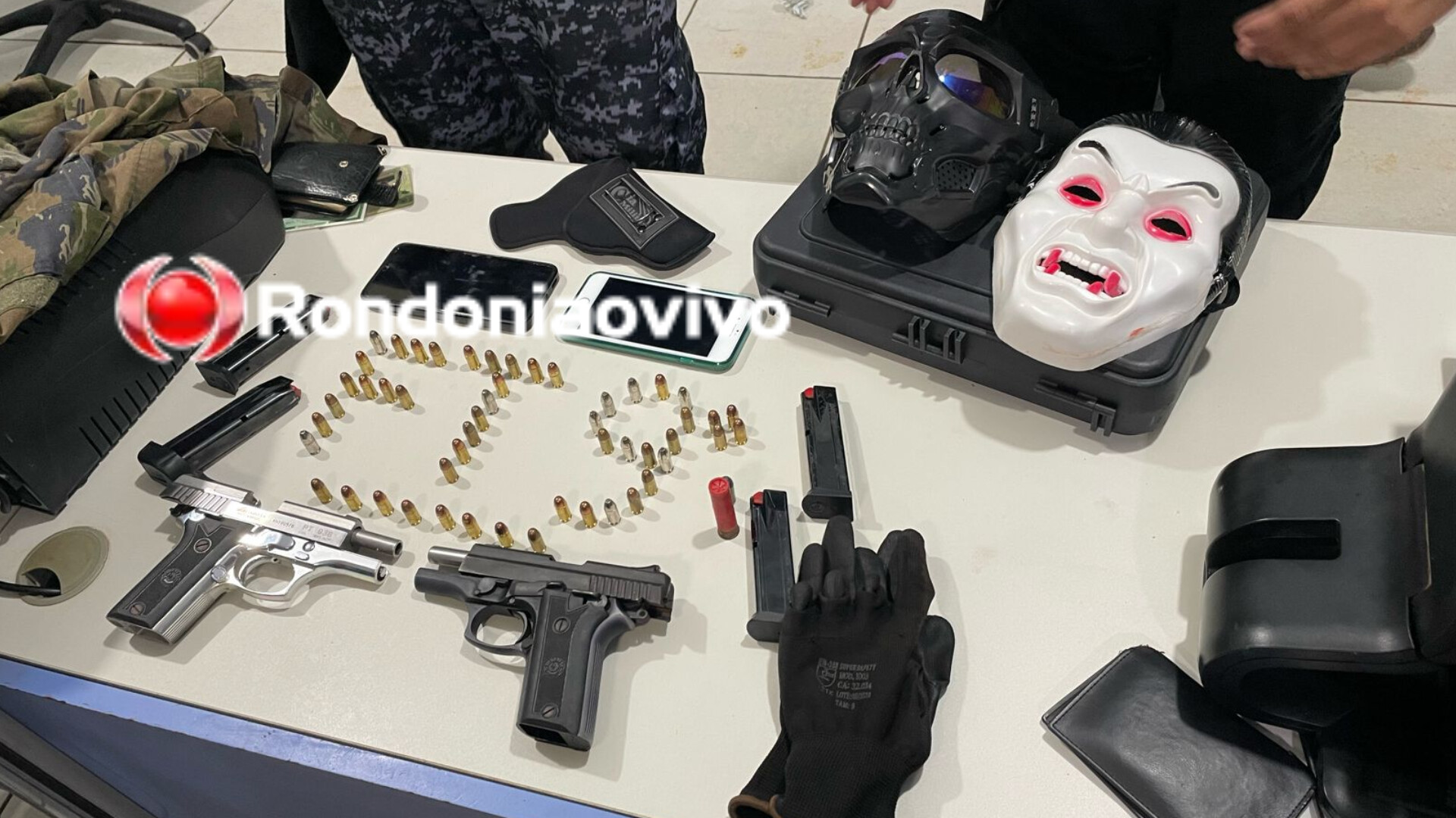 MONTE SINAI: Criminosos são presos com pistolas e várias munições 