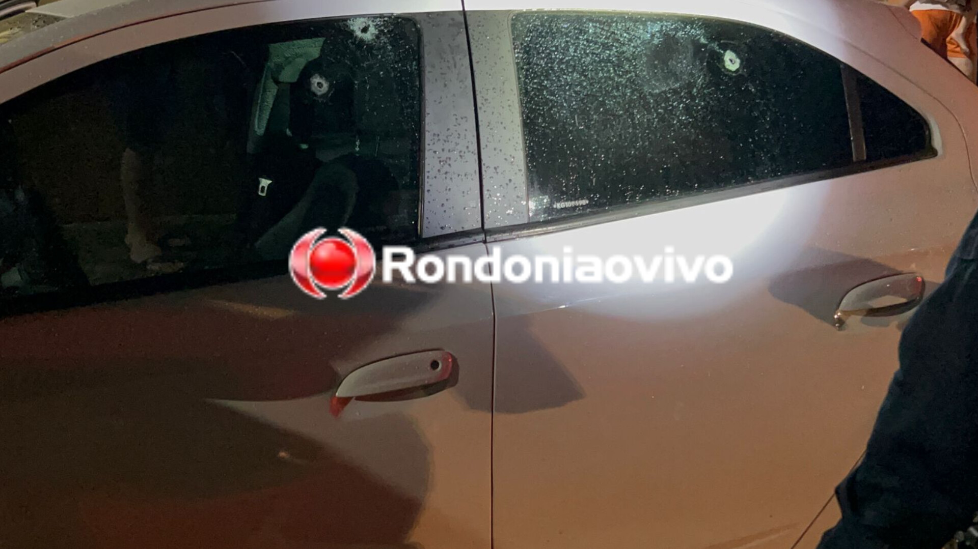 ATENTADO: Casal em moto XRE promove ataque a tiros contra carro de fisioterapeuta 