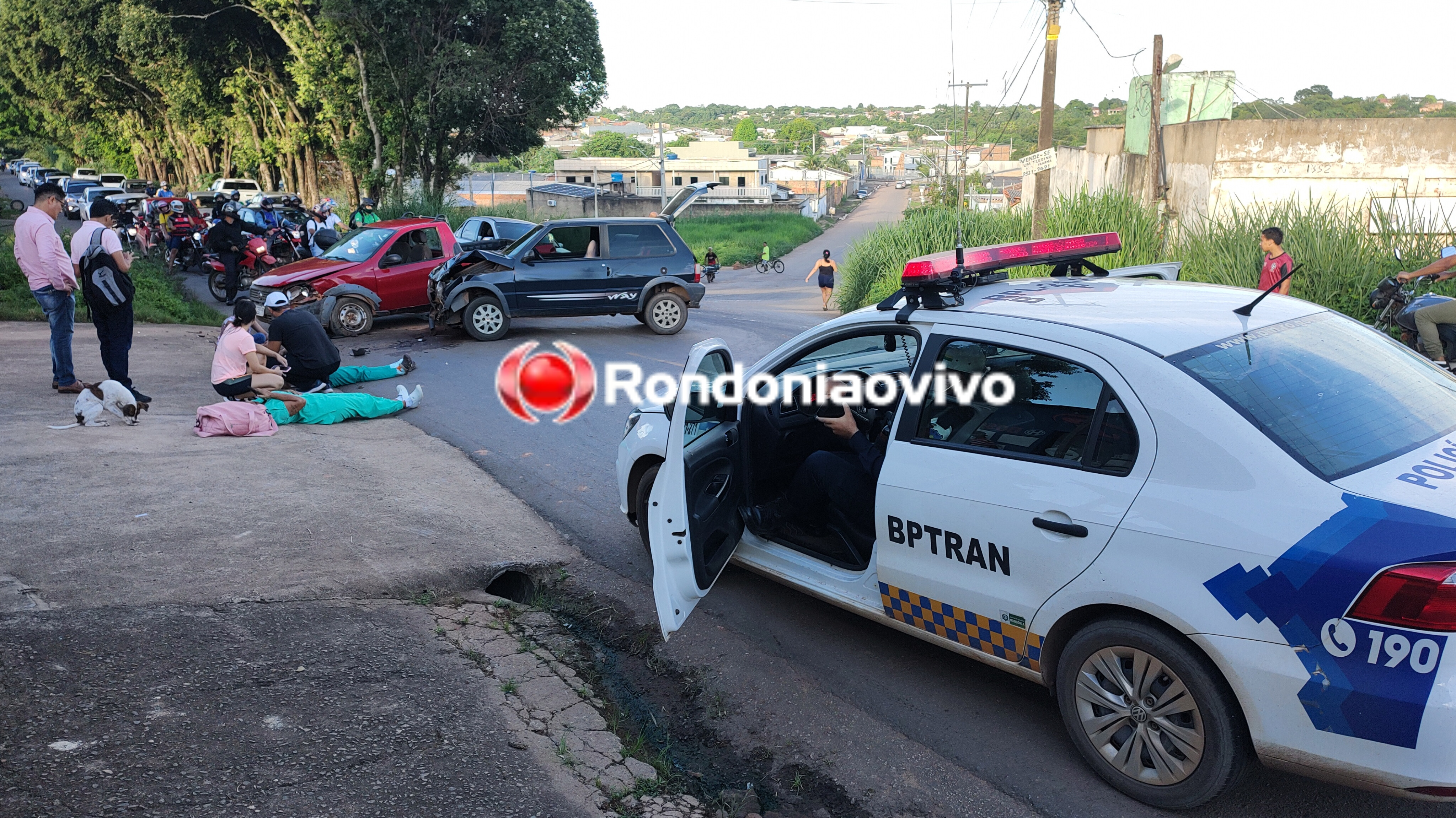 VÍDEO: Enfermeiras ficam feridas após grave batida entre carros