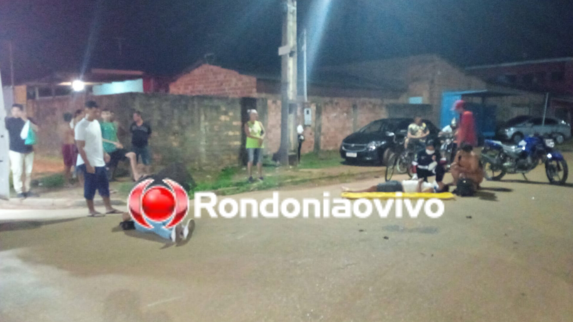 CIDADE DO LOBO: Homem e mulher ficam com ferimentos após colisão entre motos 