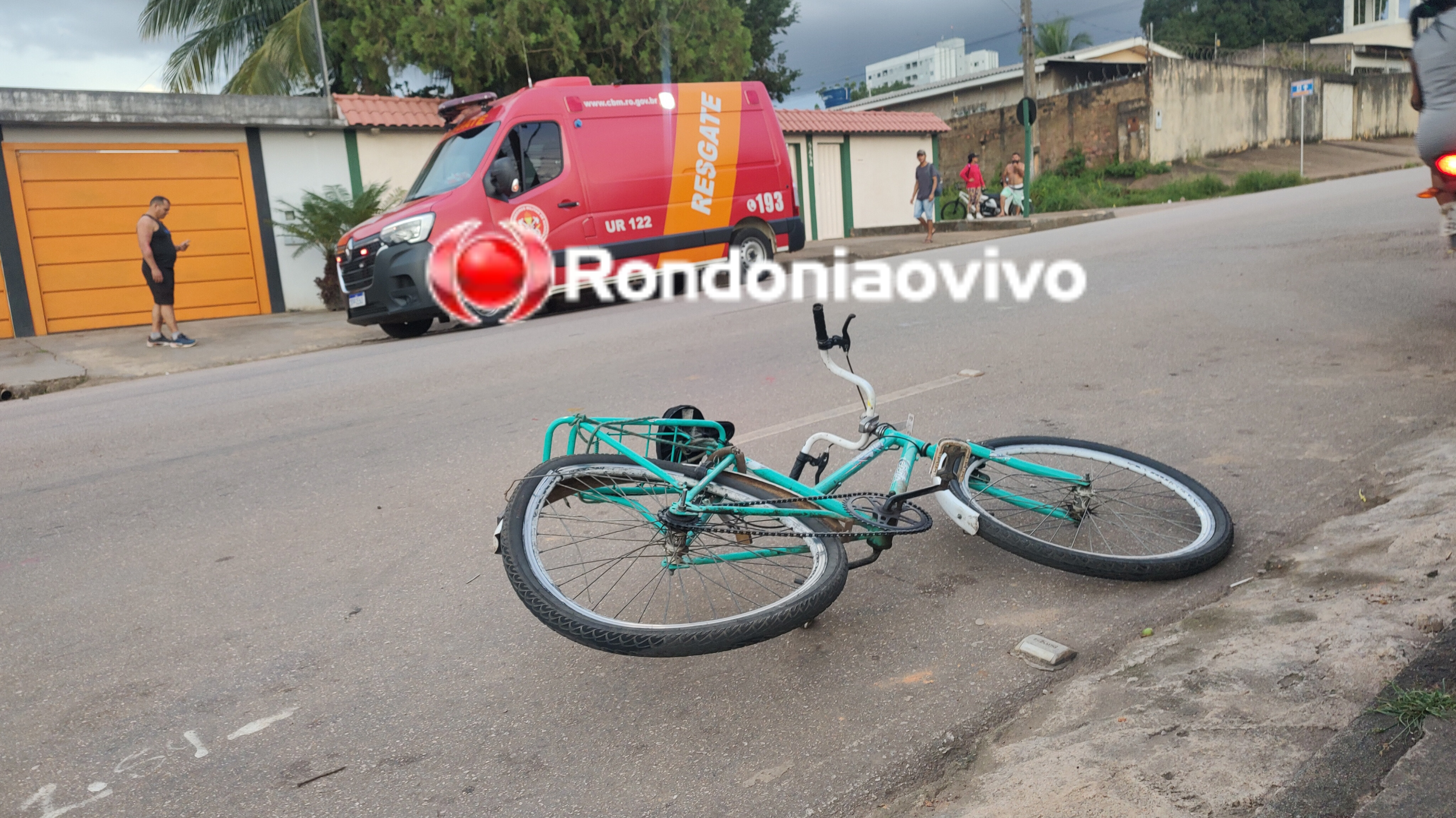 VÍDEO: Criança, pai e motociclista ficam seriamente feridos em acidente na Farquar 