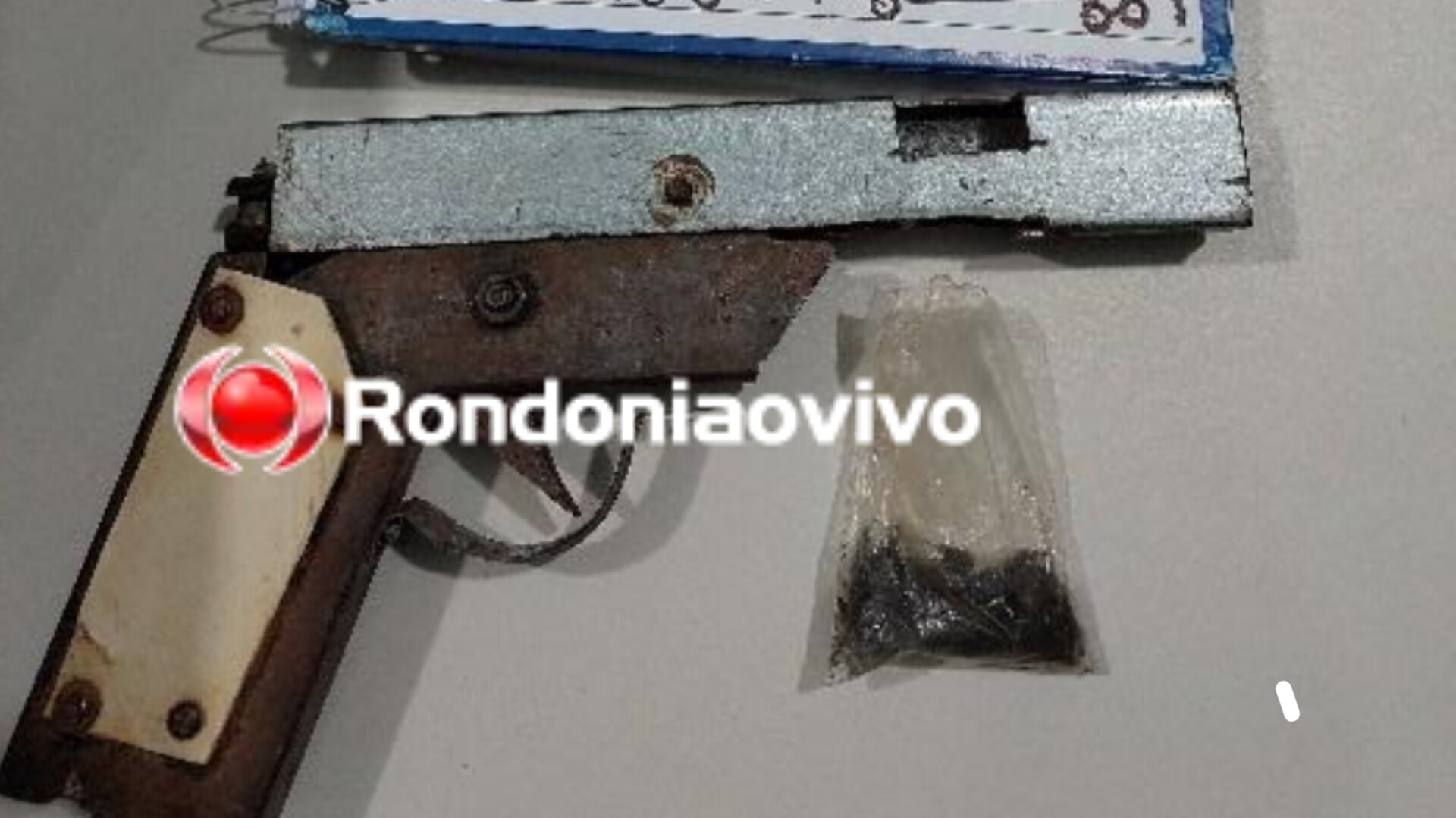 NA ESCOLA: Aluno de 15 anos é flagrado armado após denúncia de tráfico de drogas 