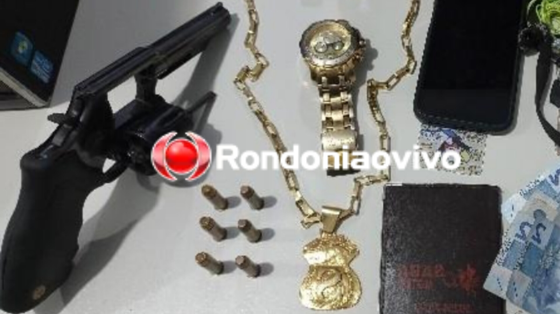 NO FLAGRA: 'Matheus do CV' é preso com revólver e diz que comprou arma de vigilante 