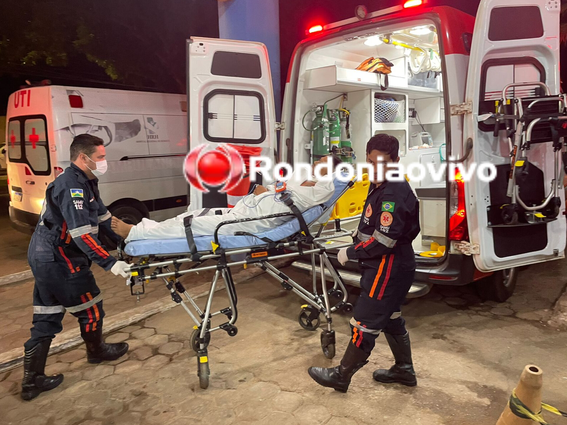 DENTRO DE CASA: Homem baleado é socorrido às pressas para a UPA