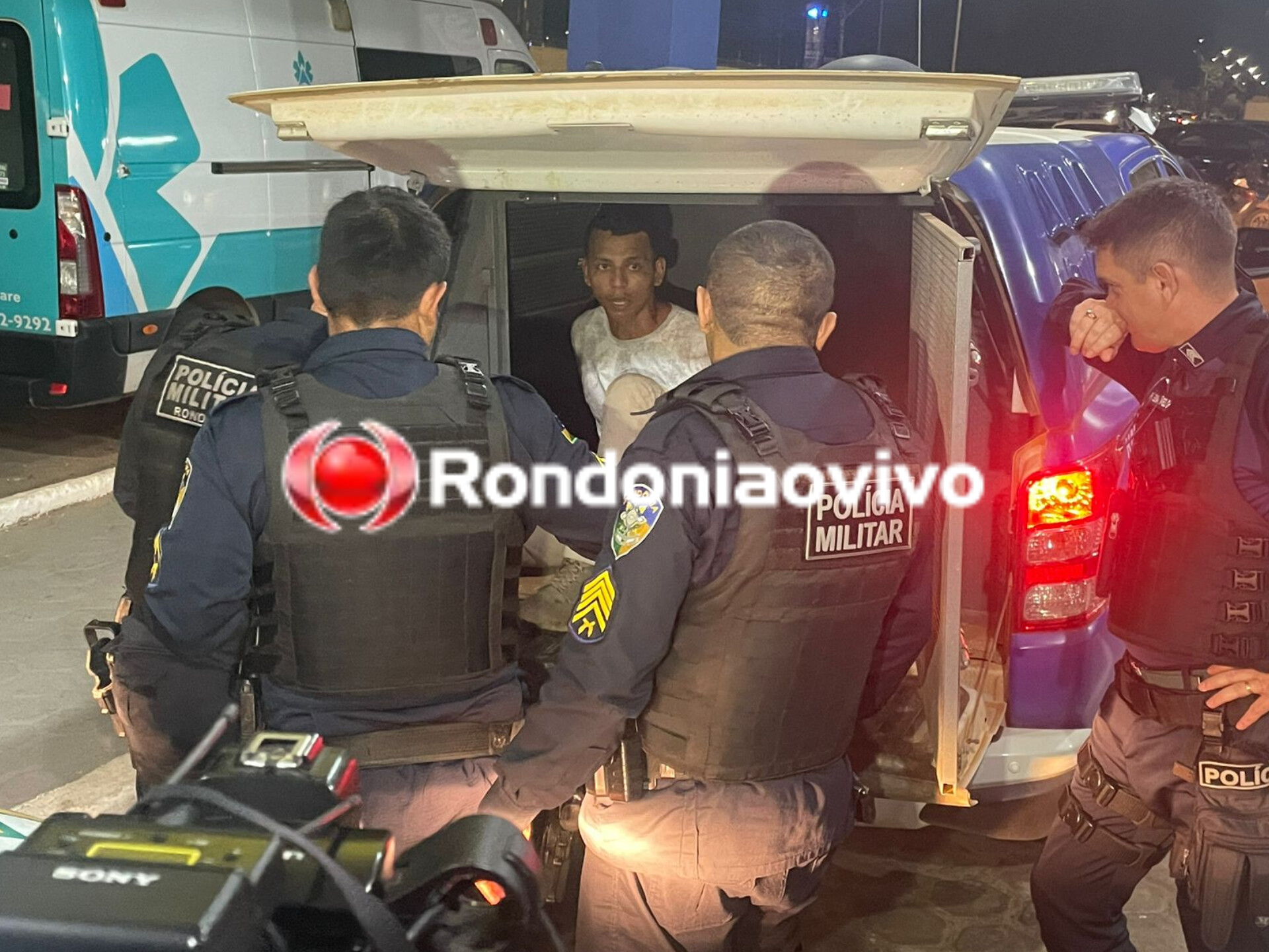 URGENTE: Dois criminosos são baleados após tentativa de roubo e troca de tiros com a PM