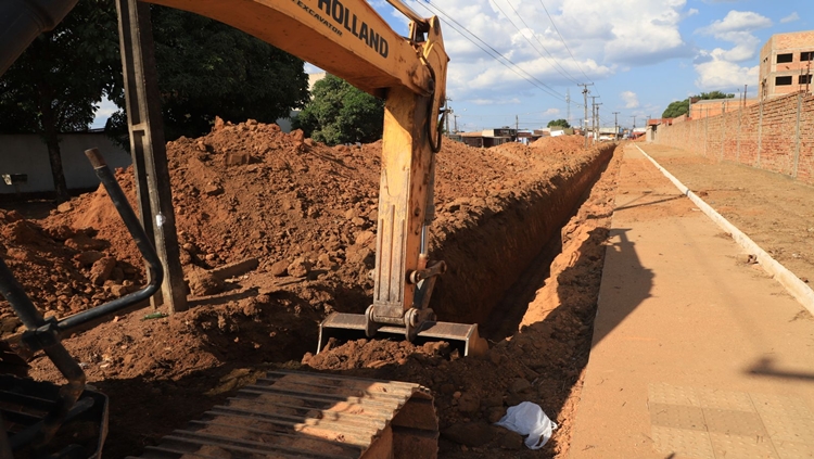 INFRAESTRUTURA: Nova rede de drenagem é construída na rua Vieira Caúla com Mamoré