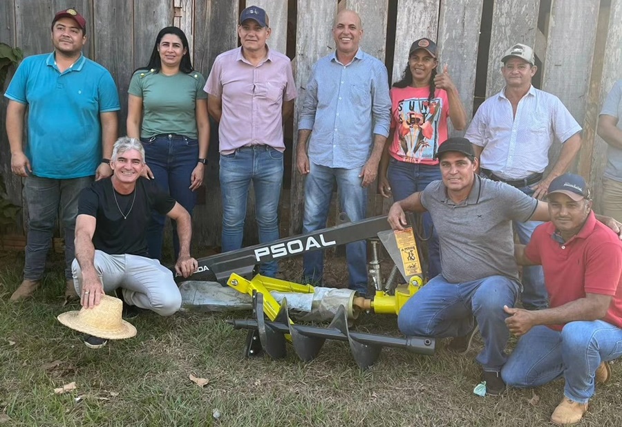 ISMAEL CRISPIN: Deputado fortalece três associações com entrega de implementos agrícolas