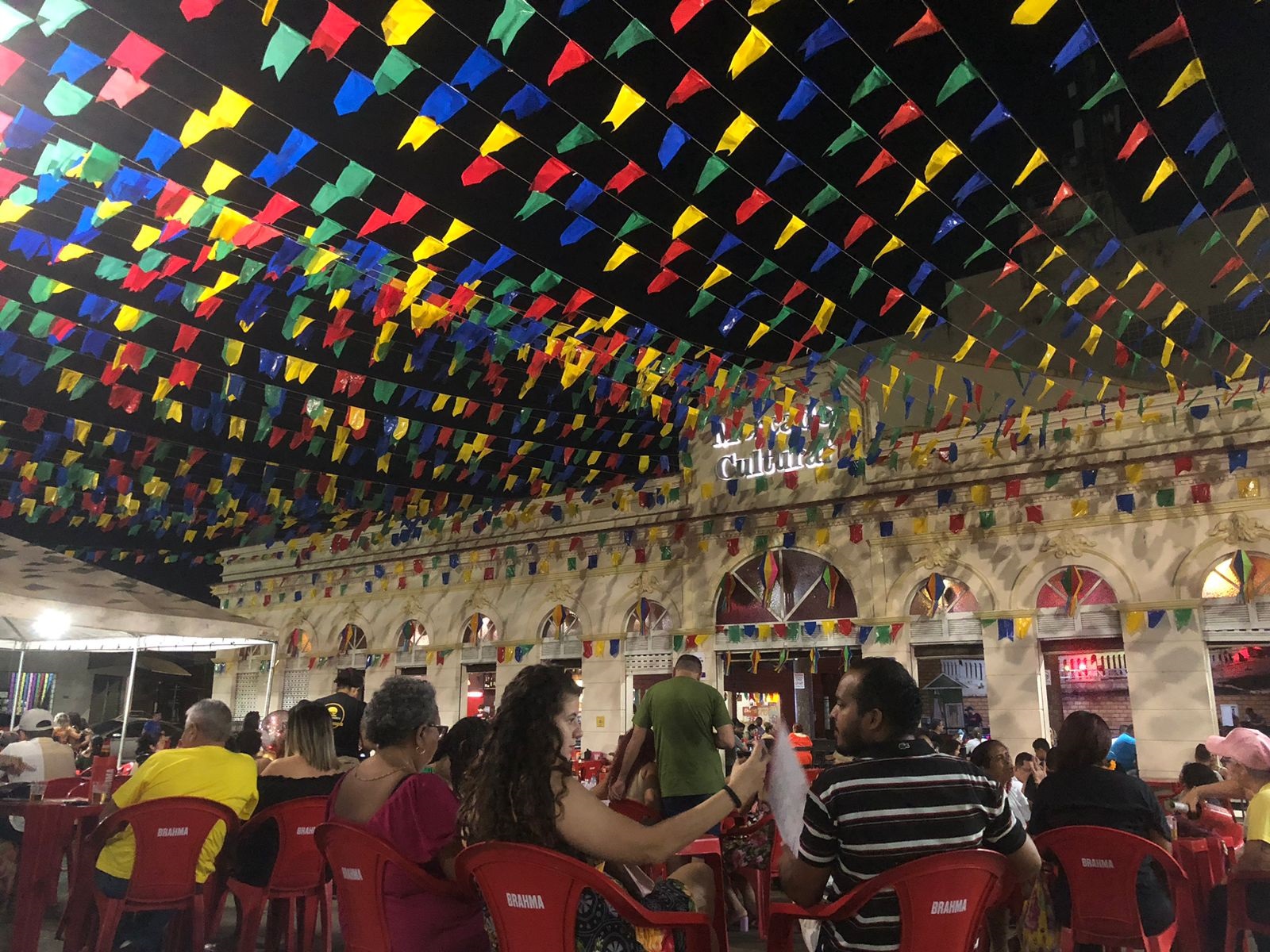 MERCADO CULTURAL: Segunda tem show do grupo Mistura Sertaneja e Jonas e Jaíro 