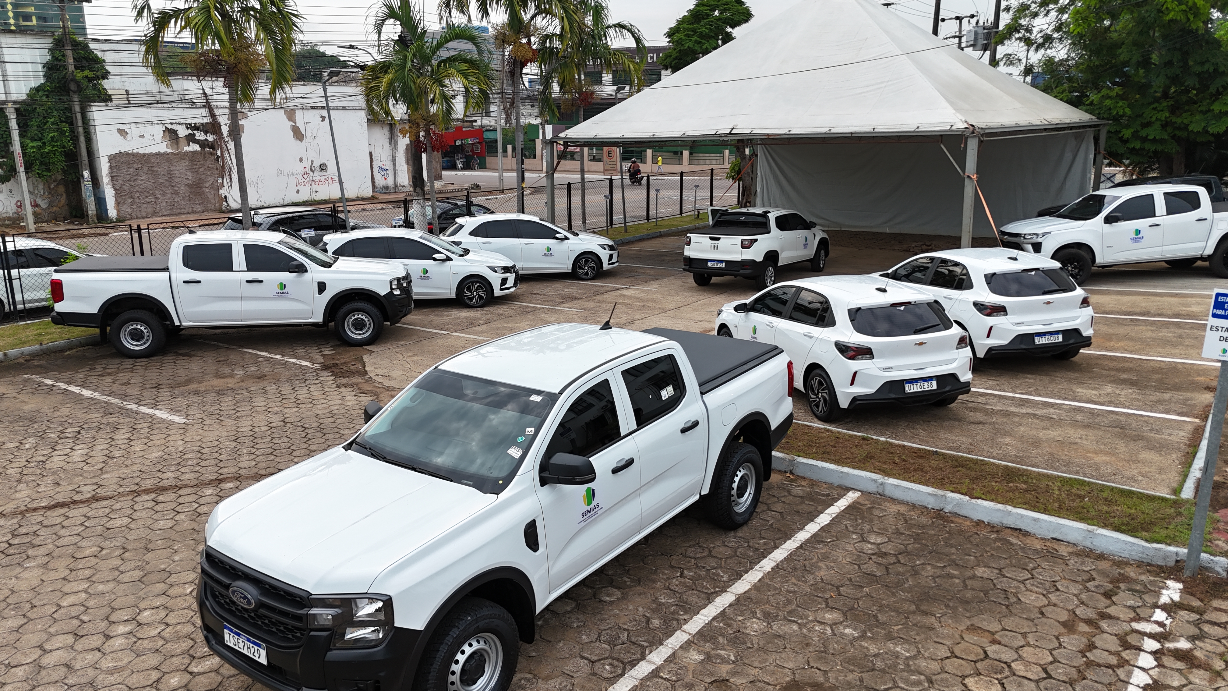 ESTRUTURA: Prefeitura entrega 16 veículos para inclusão e assistência social em PVH