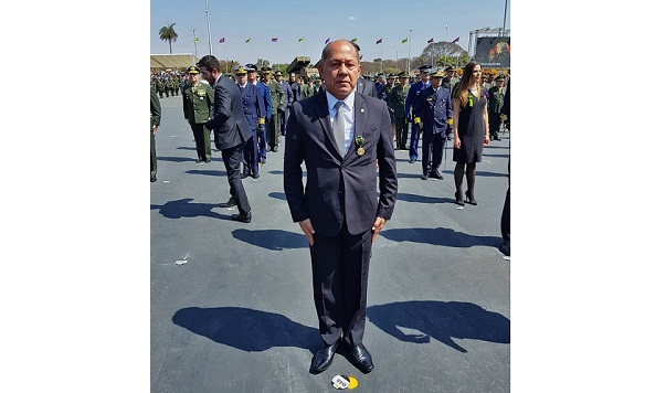 DIA DO SOLDADO: Coronel Chrisóstomo é agraciado com Medalha Exército Brasileiro
