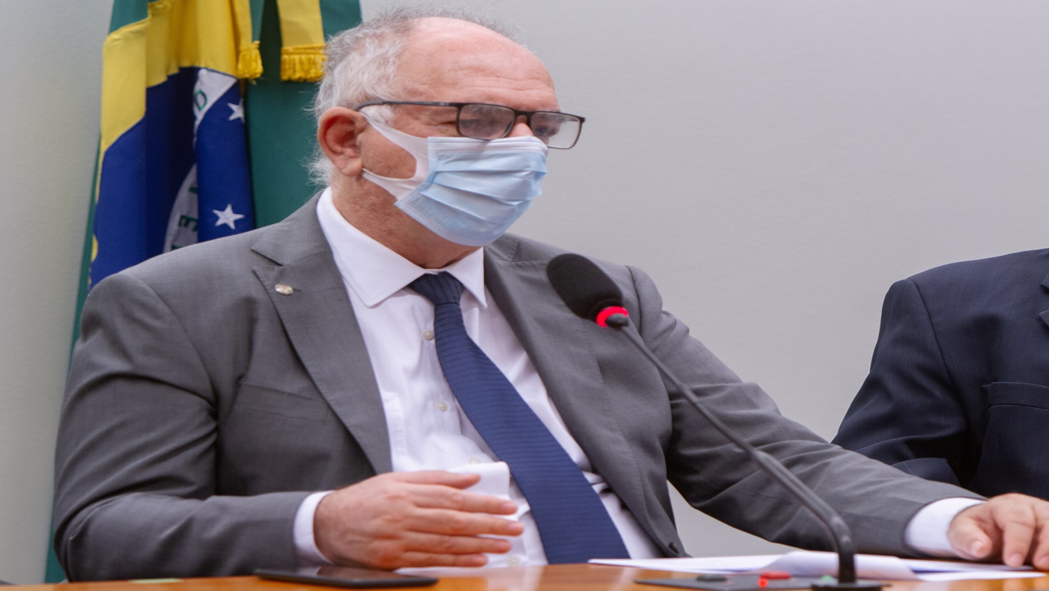 MAURO NAZIF: TCE decide suspender ponto eletrônico dos servidores da capital