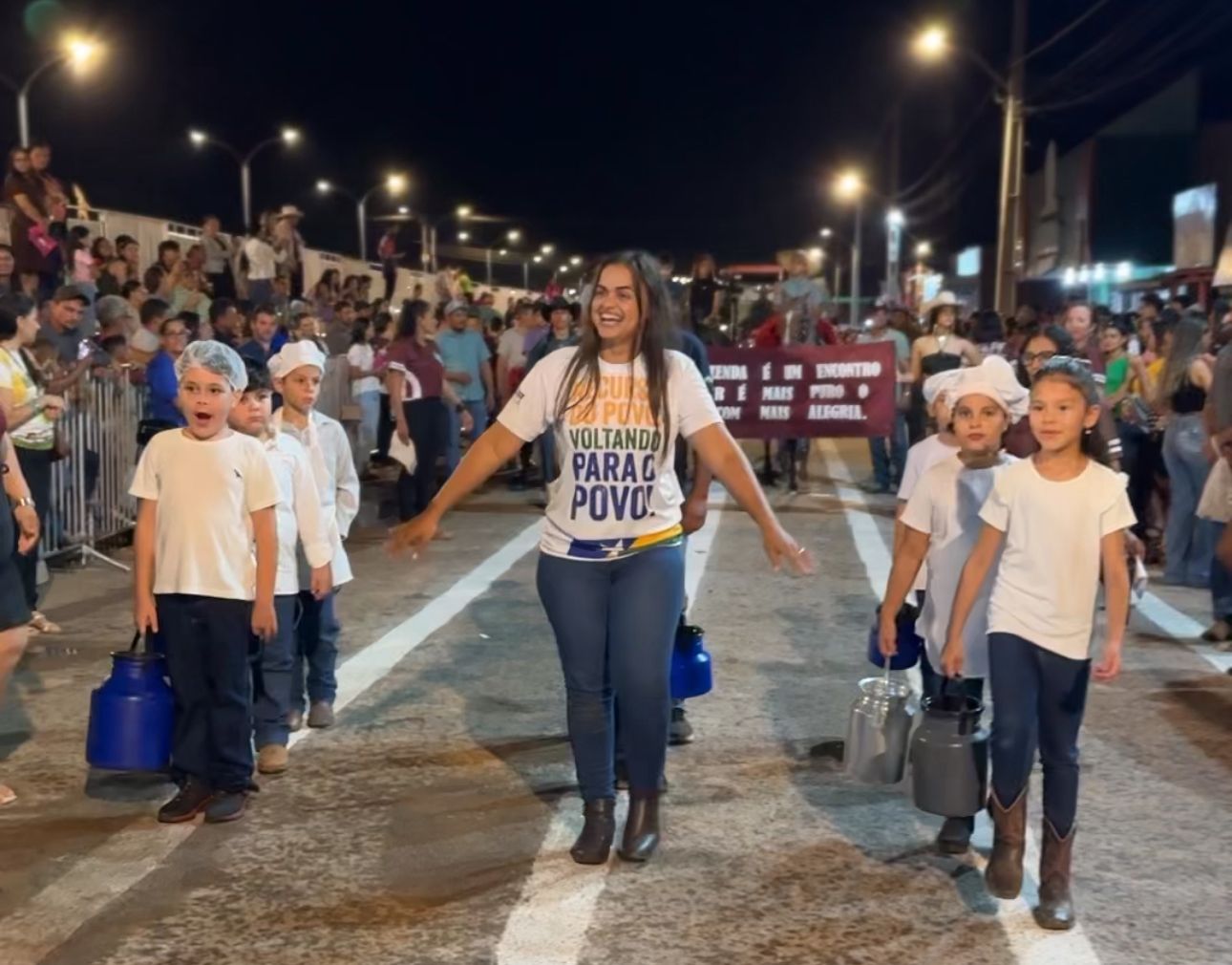 TAISSA SOUSA: Deputada prestigia desfile cívico da semana da pátria em Nova Dimensão