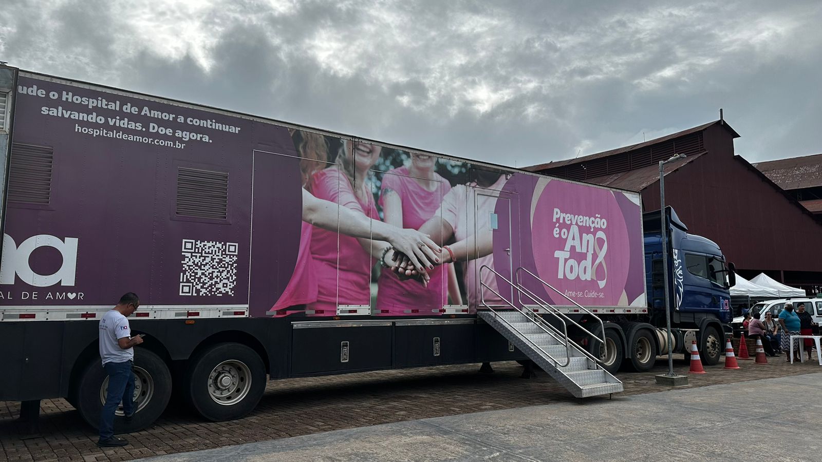 EM PORTO VELHO: Prefeitura amplia acesso à mamografia com Carreta do Hospital do Amor