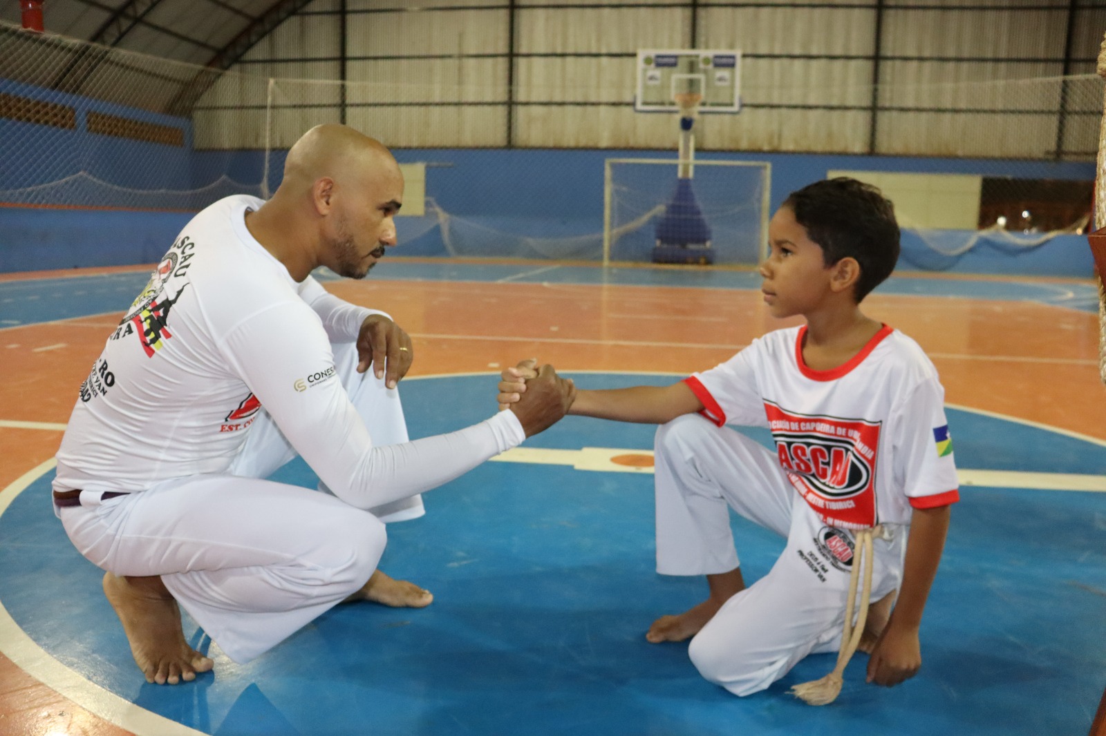 CAPOEIRA:  Alunos do projeto PeDePaz participam de rodada de conversa