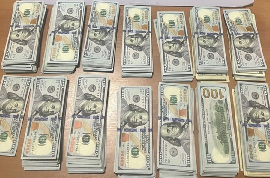 DINHEIRO APREENDIDO: PRF encontra 130 mil dólares junto ao corpo de passageiro na capital