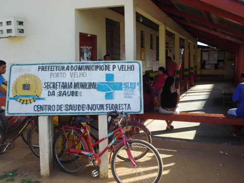 EM REFORMA - Funcionários de unidade de saúde municipal da zona Sul da capital trabalham na copa - Confira fotos 