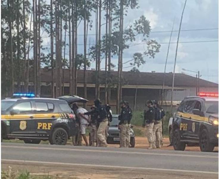 NO BLOQUEIO: Dois ‘brancos’ e quatro indígenas foram presos pela PRF em Vilhena