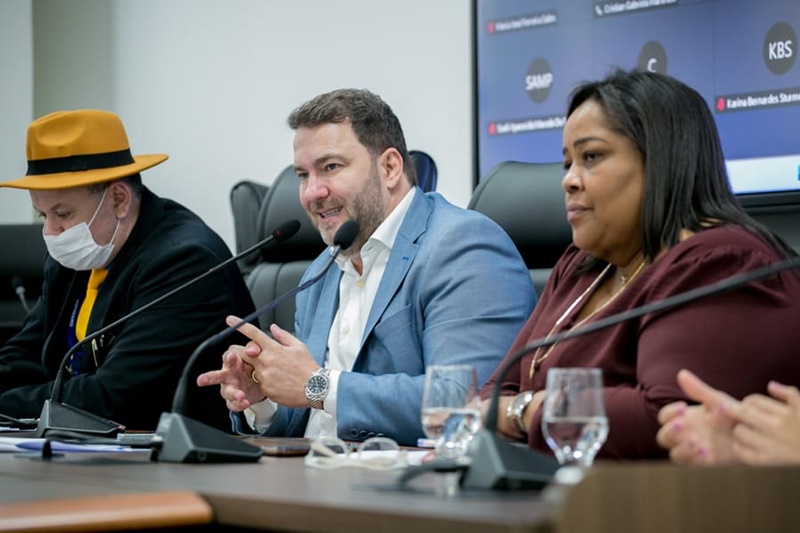 TÉCNICAS: Assembleia Legislativa discute o uso da ozonioterapia por terapeutas