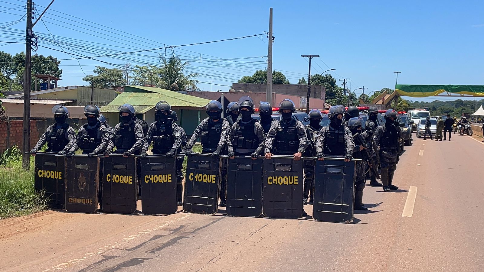 BR-364: Manifestantes acabam com o bloqueio em Candeias do Jamari