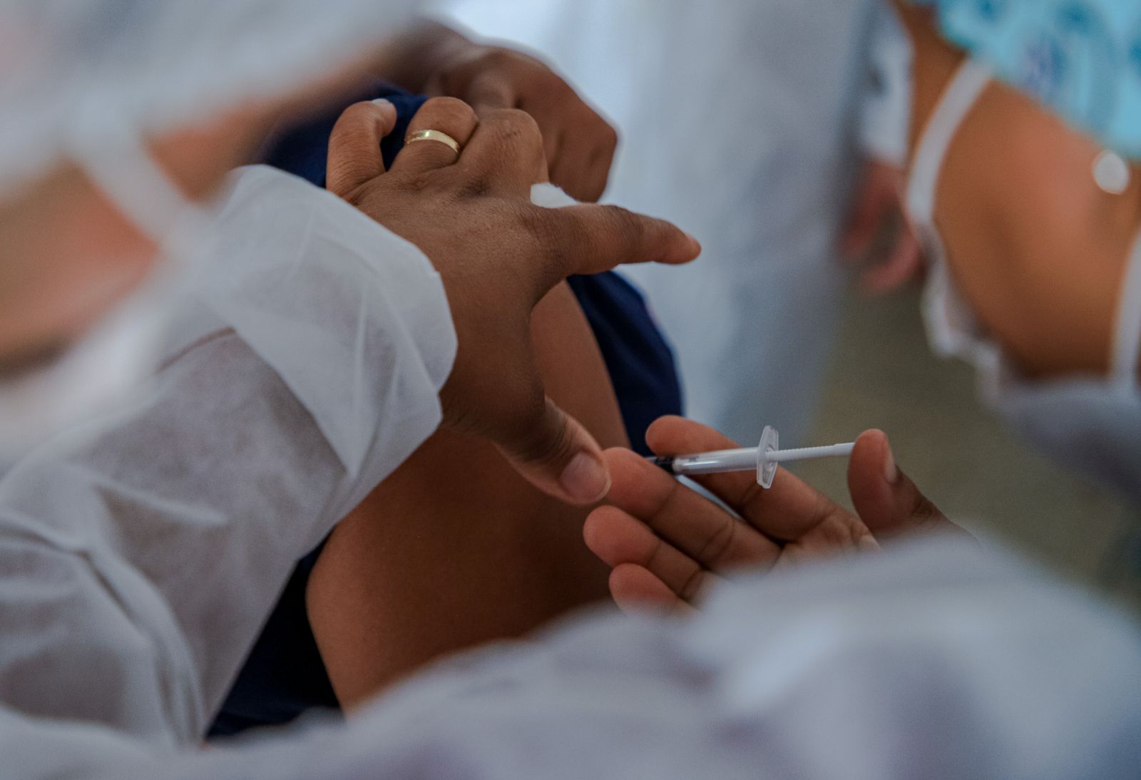 NO FIM DE SEMANA: Vacinação contra a covid-19 segue disponível em Porto Velho