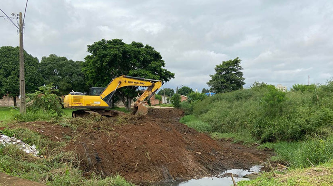 MELHORIAS: Semob realiza limpeza no Bairro Cohab após pedido de Edimilson Dourado