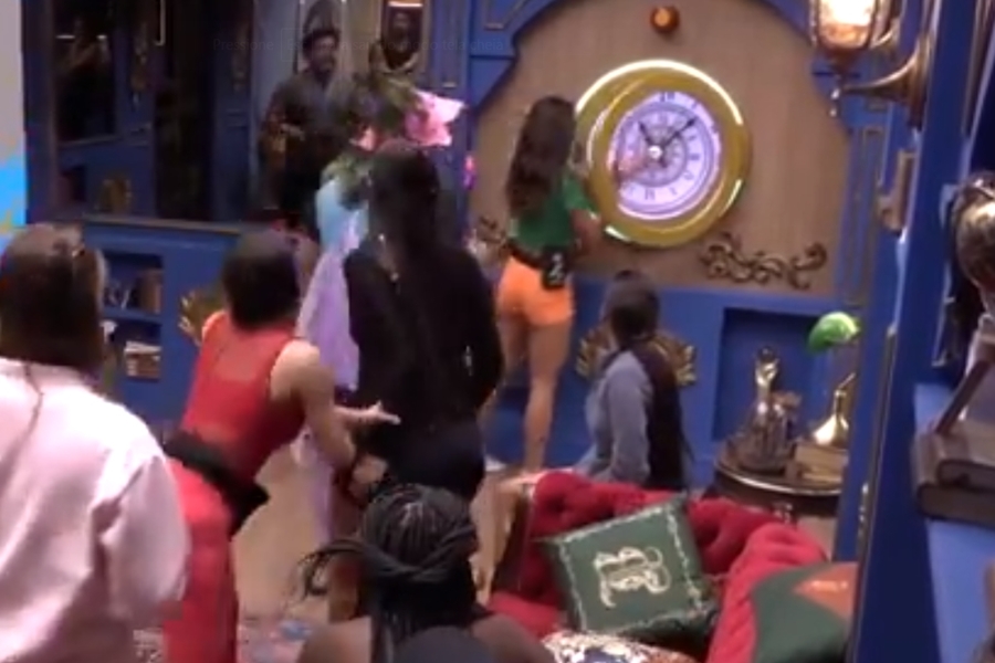 BBB24: Vanessa Lopes aperta botão para desistir do reality 