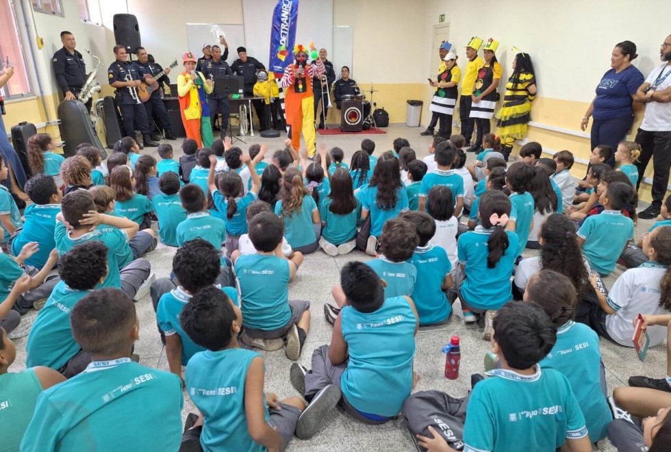 TRÂNSITO: Ação lúdica educativa para estudantes reforça maior atenção e segurança