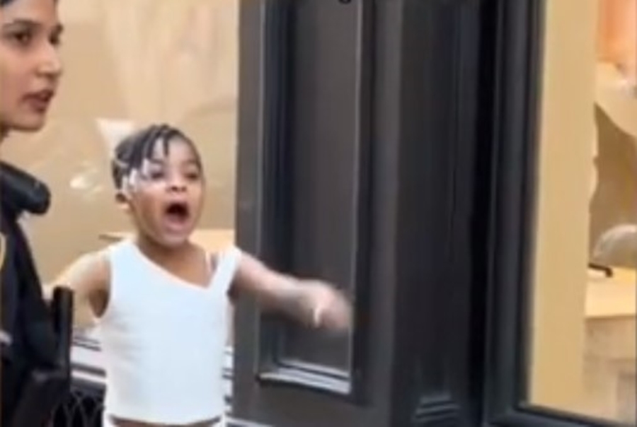 VIRALIZOU: Filha defende mãe acusada injustamente de roubo por policiais