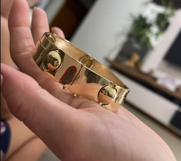 ROLIM DE MOURA: Homem perde bracelete de ouro e oferece recompensa para quem achar