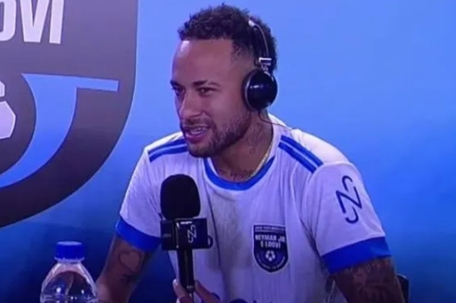 'MUITA DEDICAÇÃO': Neymar diz que está no auge há 15 anos e rebate sobre festas e carnavais