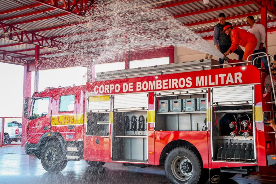 MELHORIAS: Governo fortalece CBM em Pimenta Bueno com caminhão de combate à incêndio