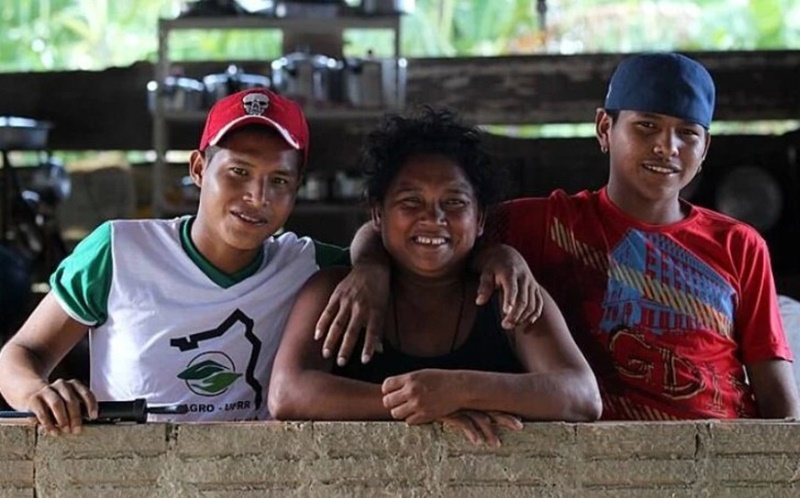 EMPOBRECIMENTO: Renda dos brasileiros mais pobres cai pela metade desde 2012