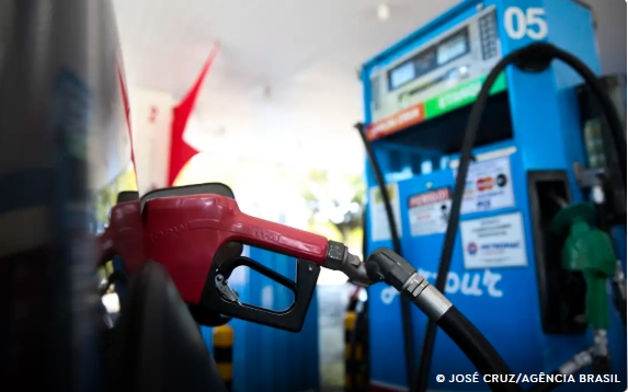ECONOMIA: Tributos da gasolina são zerados e subsídios a combustíveis, ampliados