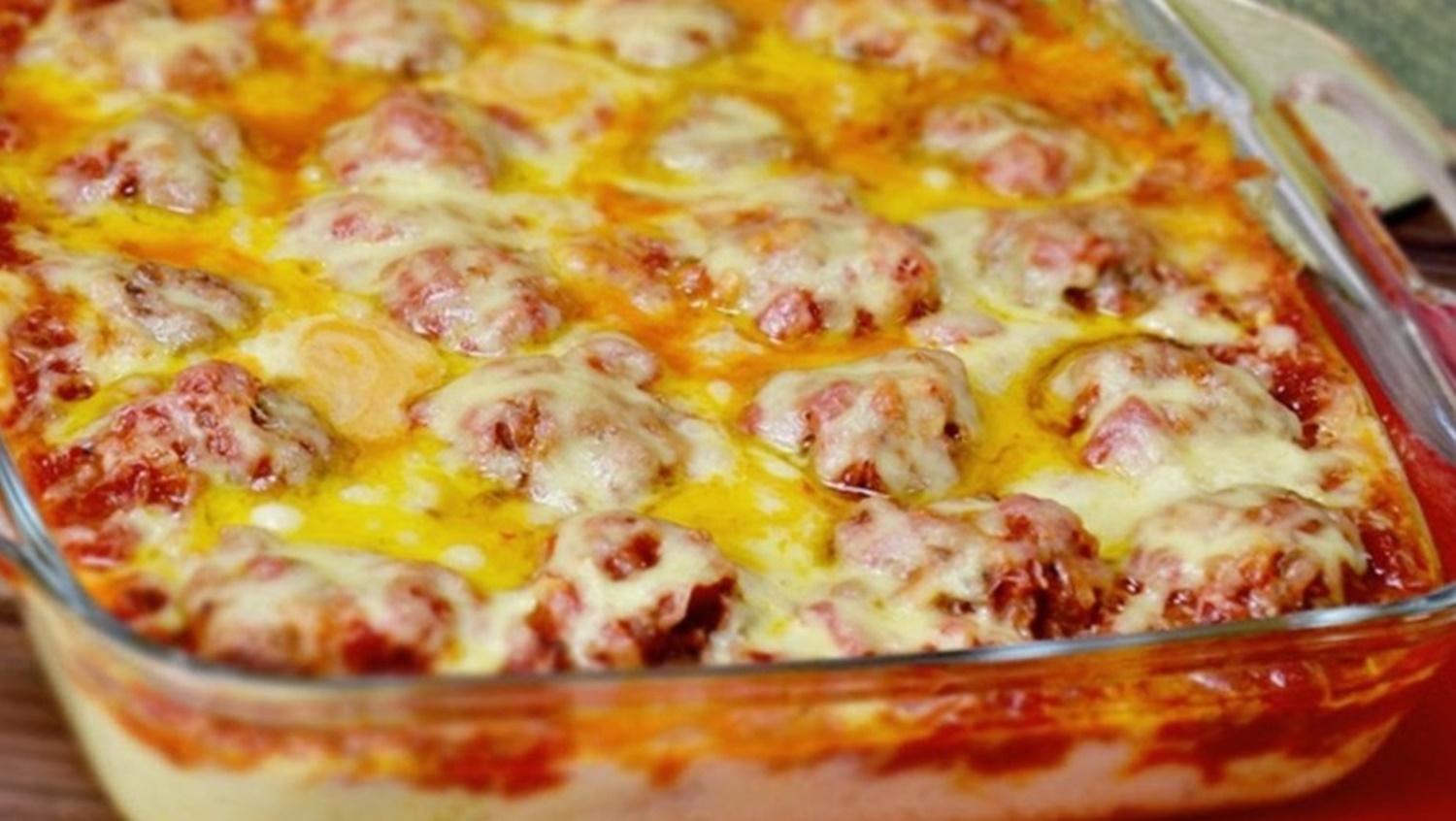 COZINHA: Confira essa deliciosa receita de almôndegas gratinadas ao molho