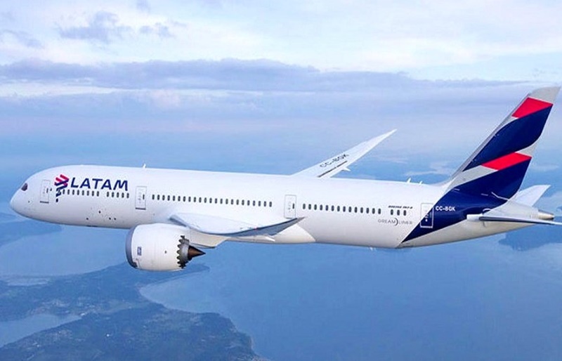 CONFORTO: Latam volta a servir lanches quentes em voos dentro do Brasil