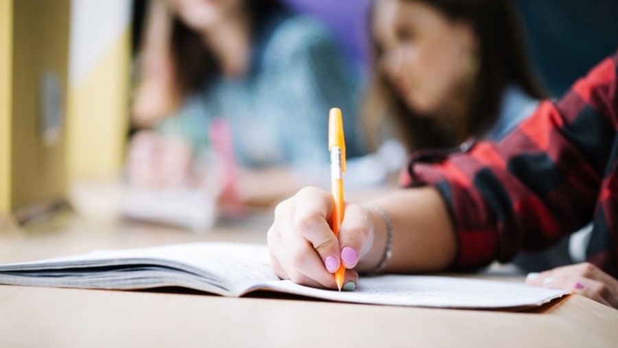 R$ 6.500,00: Empresa de limpeza urbana faz concurso com vagas para todos os níveis