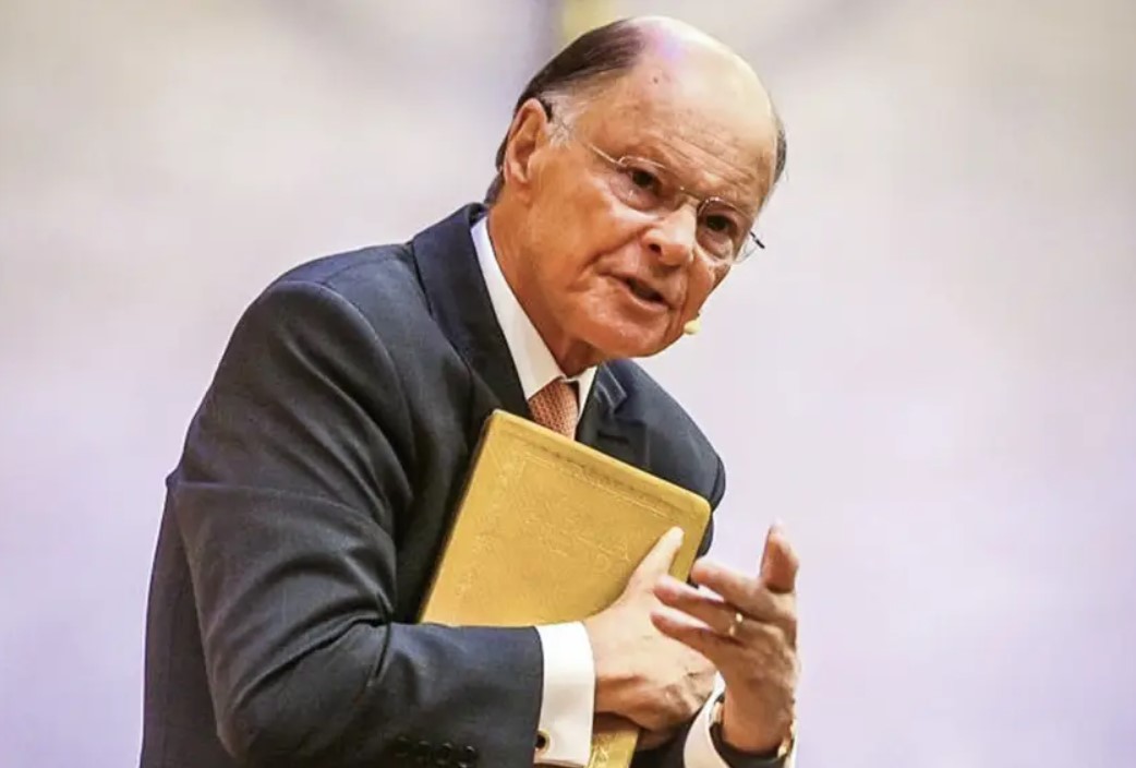 DINHEIRO: Edir Macedo propõe que fiéis doem bens à Universal antes de morrer