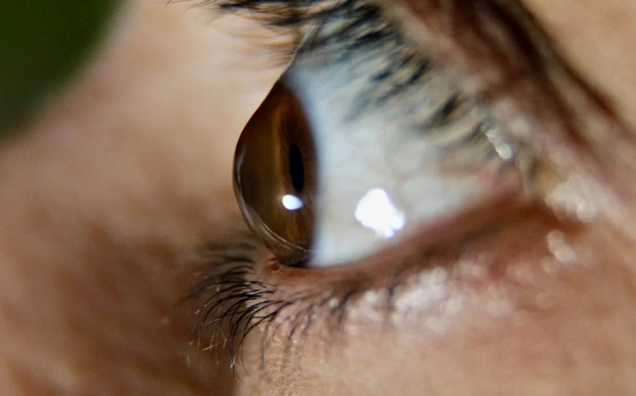 AJUDA: Jovem de Porto Velho vive drama diário por não conseguir enxergar