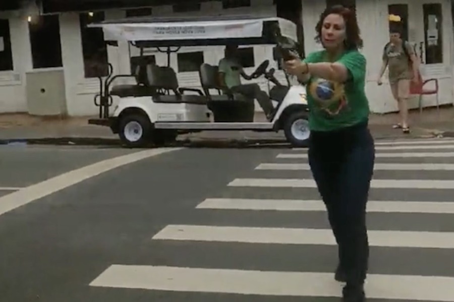 DEPUTADA FEDERAL: Gilmar Mendes suspende porte e manda apreender armas de Carla Zambelli