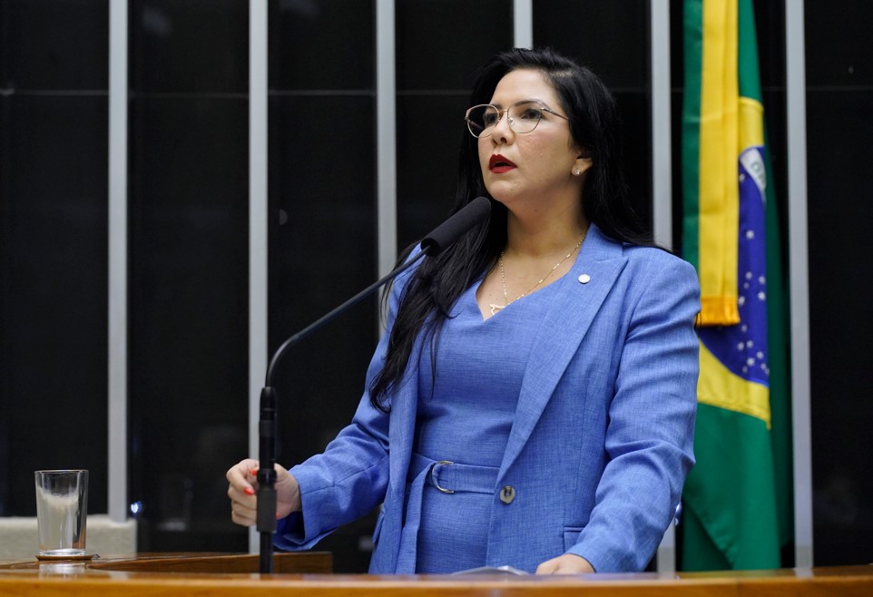 CRISTIANE LOPES: Deputada propõe Projeto de Lei que transfere terras da União para Rondônia