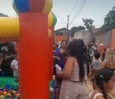 ZONA LESTE: Projeto Semeando Alegria faz tarde de diversão para crianças no Jardim Santana