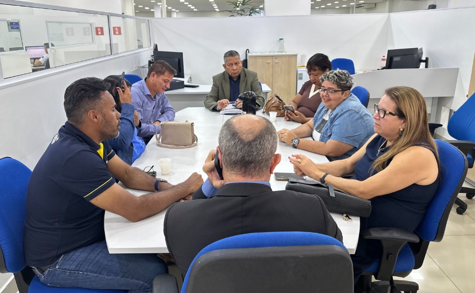 ELLIS REGINA: Vereadora busca benefícios para famílias contempladas pelo Programa FAR