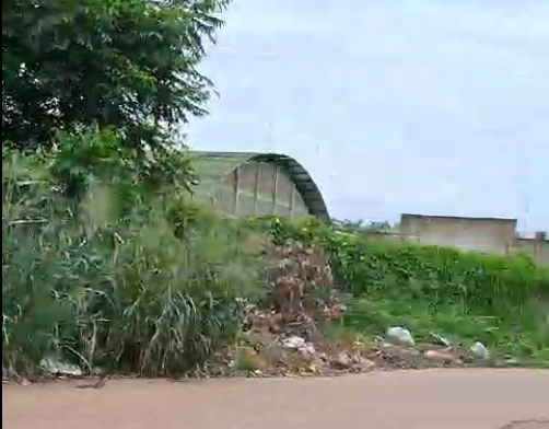 'BORA LIMPAR?': Moradores do Marcos Freire denunciam abandono e precariedade em rua