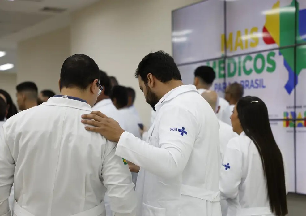 APOIO: Estudantes de baixa renda de curso de medicina terão ajuda do governo