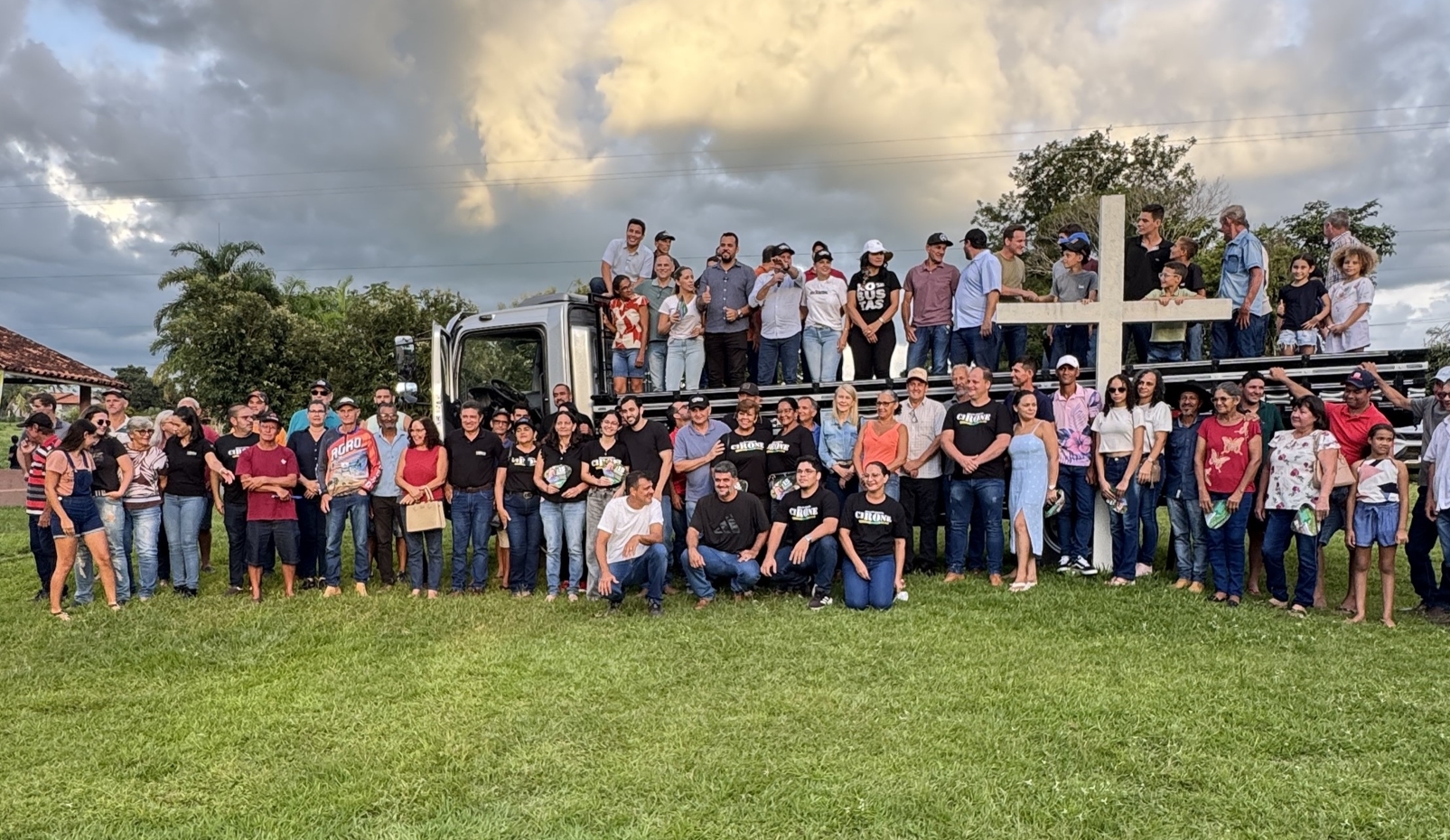 CIRONE DEIRÓ: Produtores rurais recebem caminhão com apoio do deputado